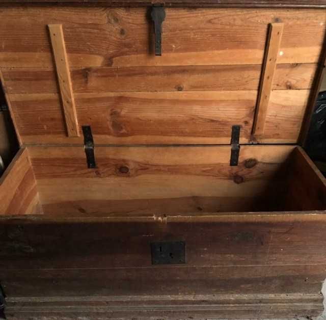 Arca de cereais antiga64740972326659123