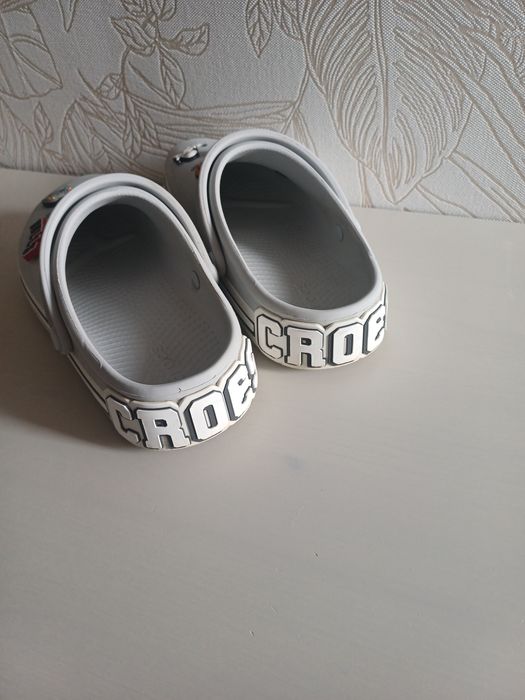 Buty Crocs 41 z przypinkami
