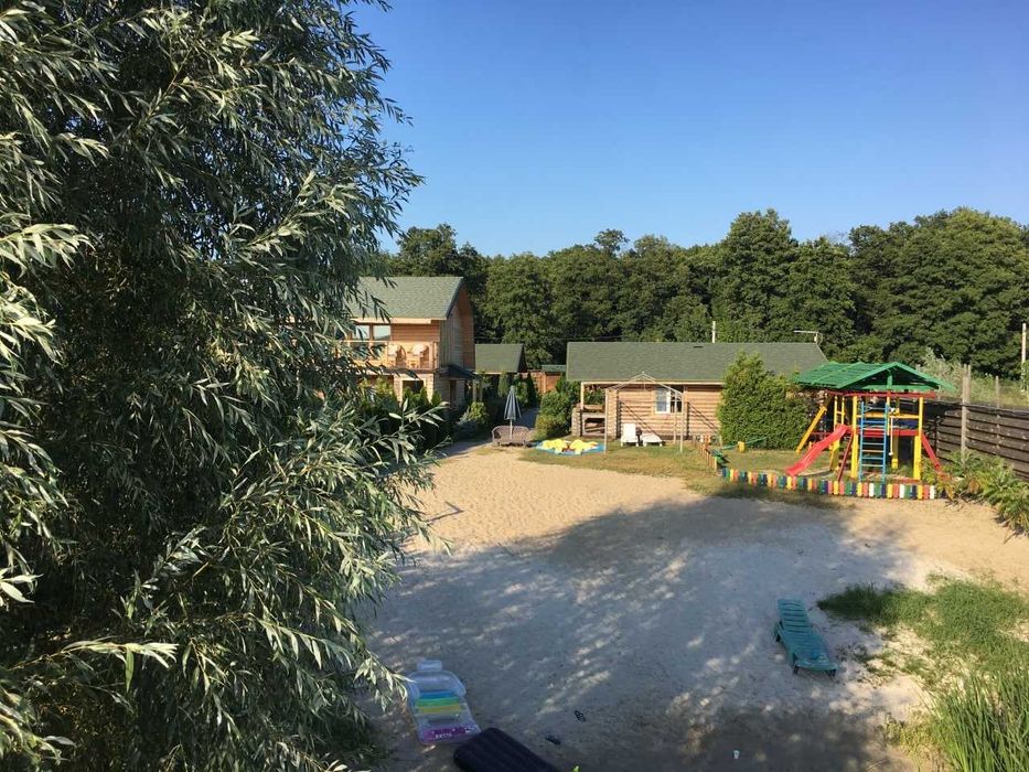 База отдыха в закрытом коттеджном городке на берегу озера