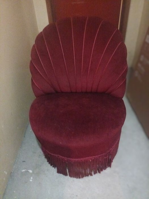 Vendo senhorinha em bom estado