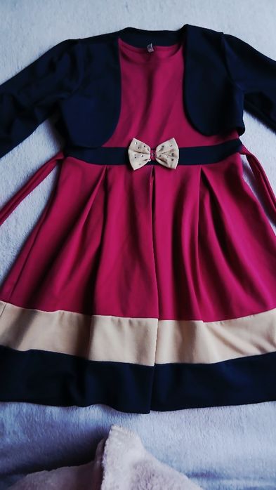 Гарна тепла сукня з накидкою