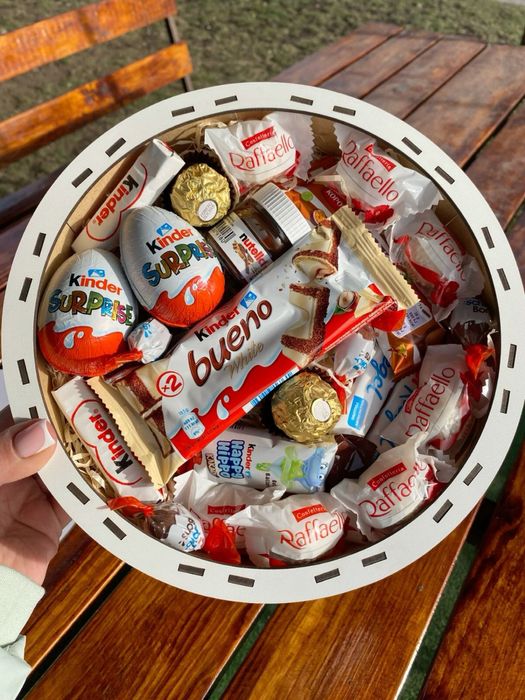 Подарунковий бокс із солодощами