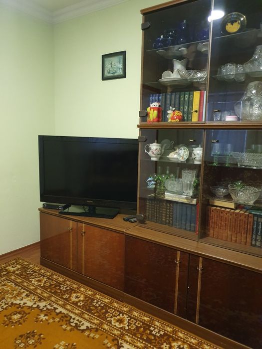 Продаж 1/2 будинку район Басів