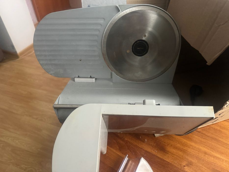 Продам слайсер, дешево