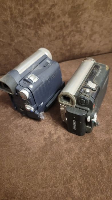 Продам 2 відеокамери Самсунг