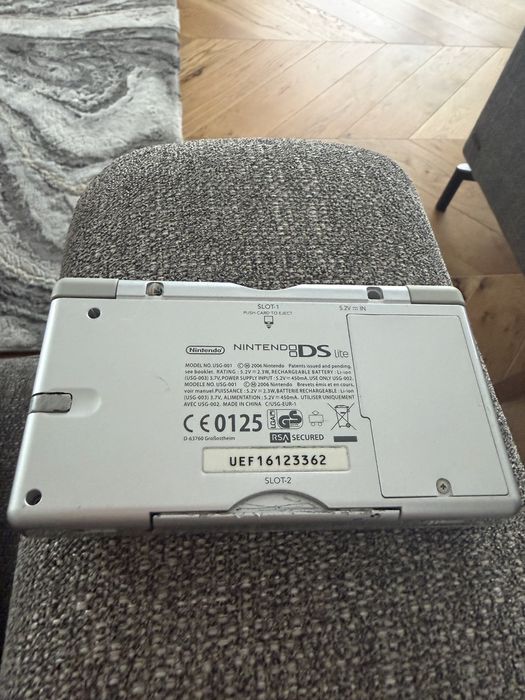 Sprzedam nintendo ds lite bardzo ladnym stanie