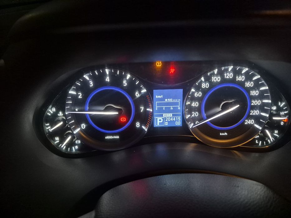 Авто Infiniti QX56