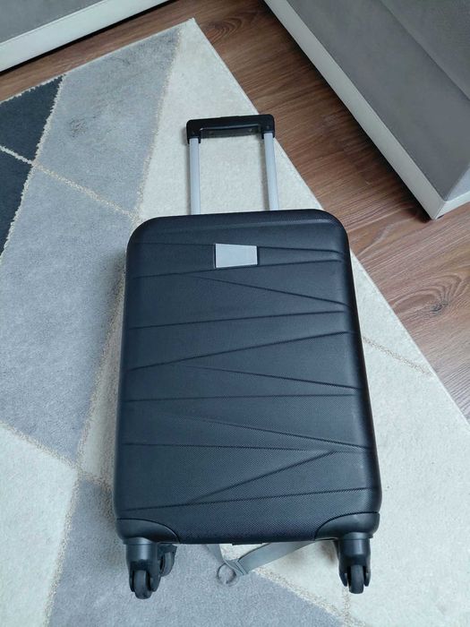 Walizka, średnia samolotowa, na kółkach