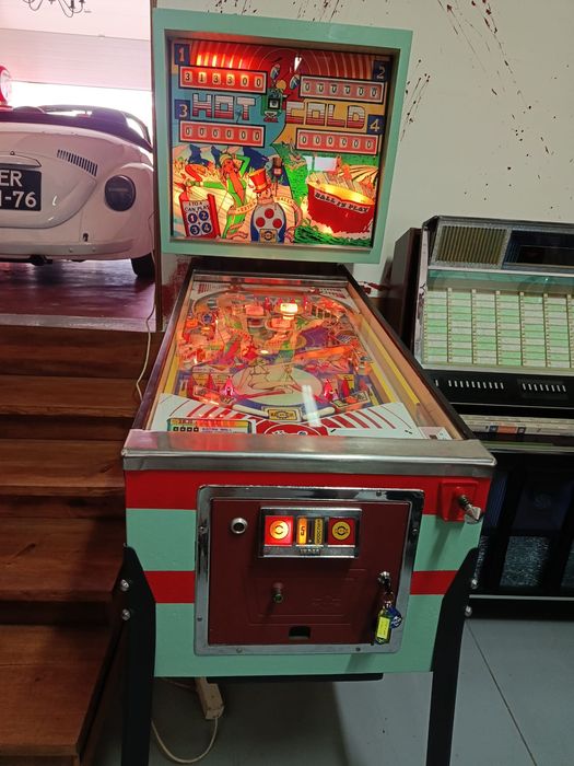Máquina pinballs  flipper a funcionar