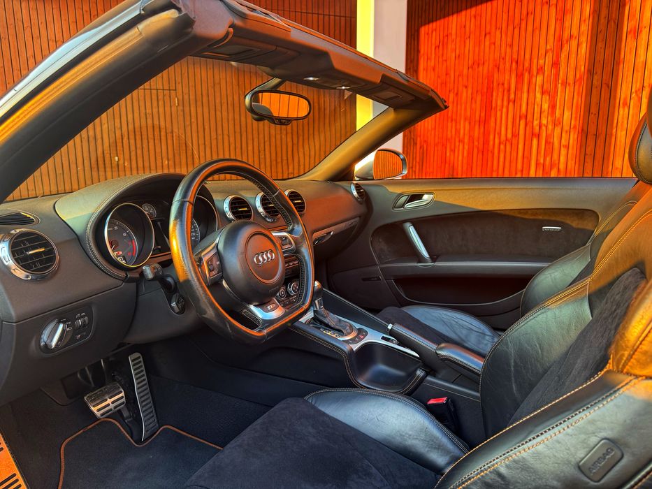 Audi TTS Roadster 2.0 TFSI Quattro 272cv - Desde 309€ Mês