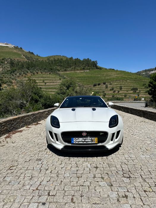 Jaguar F type R RWD