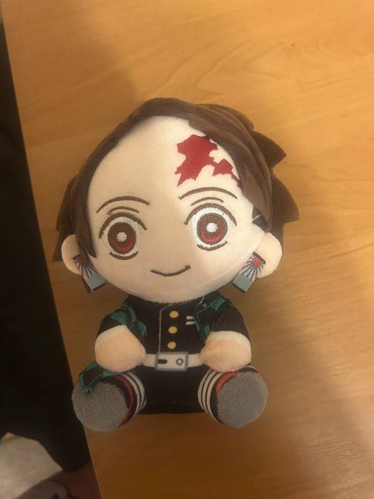 Urocza pluszowa maskotka Tanjiro Kamado z Demon Slayer