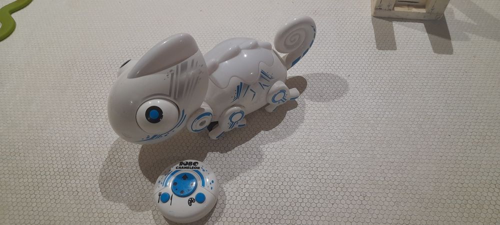 Camaleão+Carro telecomandado+Robot+Lançador Spider Man