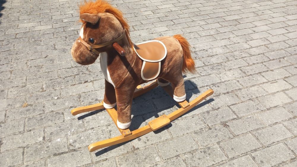 Cavalinho de madeira