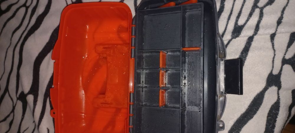 Ящик-органайзер для рибацьких снастей