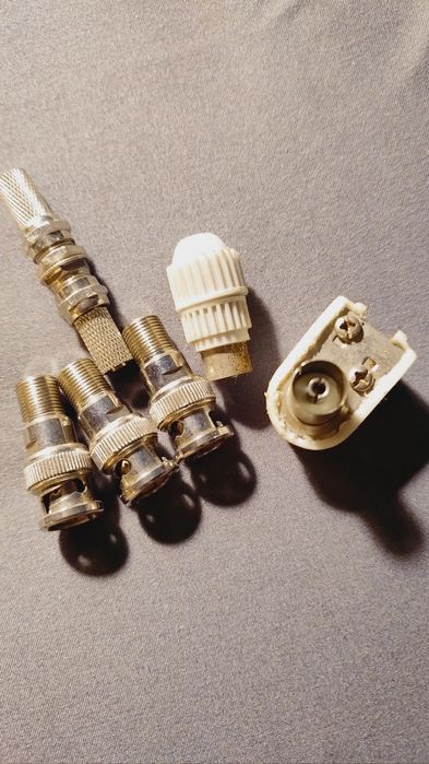 złączki,końcowki, wtyki antenowe, złaczki do taśmy halogenowej