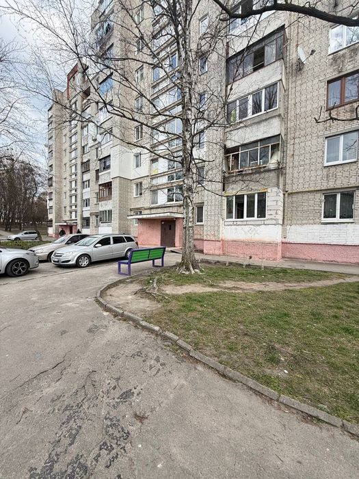 Продаж 1 кім.кв. під ремонт вул. Пулюя (цегла)