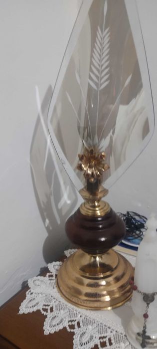 Candeeiro de teto e 2 para mesinha de cabeceira