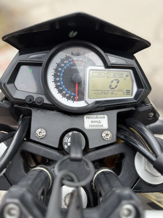 Мотоцикл geon benelli tnt300