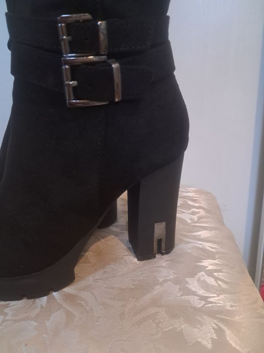 Buty na obcasie, długie