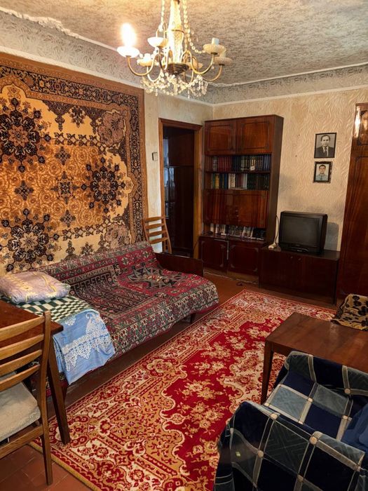 Продам 2 кімнатну квартиру Ферганская 33б на Салтівці, середній поверх