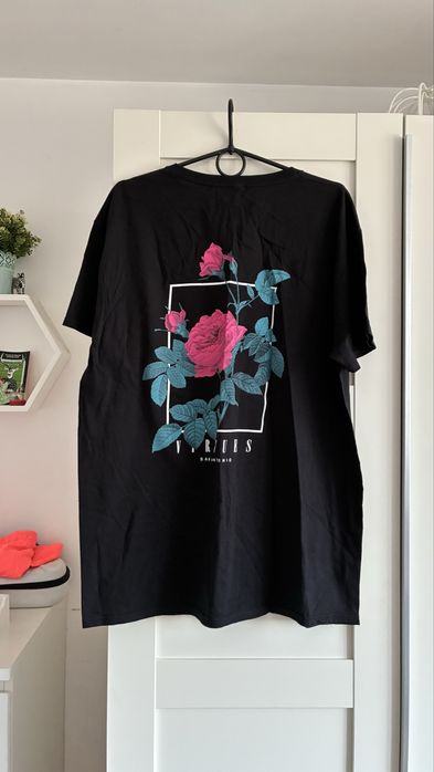 Czarny tshirt boohoo man z nadrukiem M/38 bawelna bawelniany