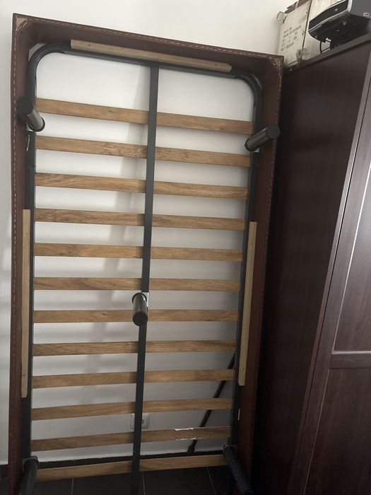 Estrado / cama de solteira