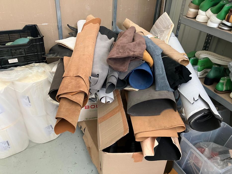 Rolos de tecido em pele