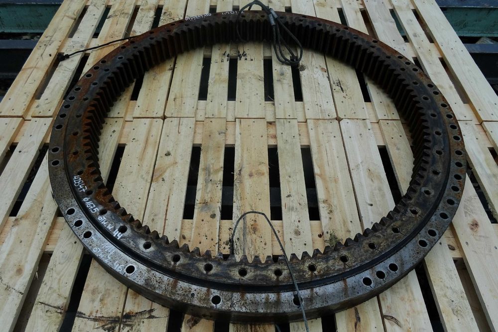 Wieniec obrotu. Łożysko obrotu do koparki Hyundai LC-450. Slewing ring