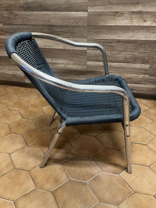 Oito (8) Cadeiras em aluminio