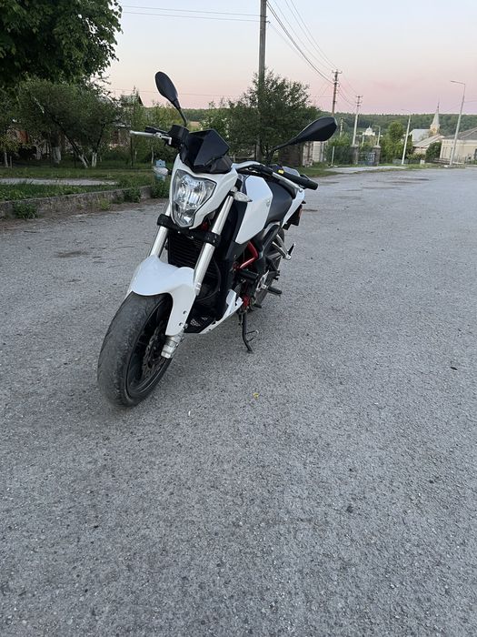 Benelli tnt 250.