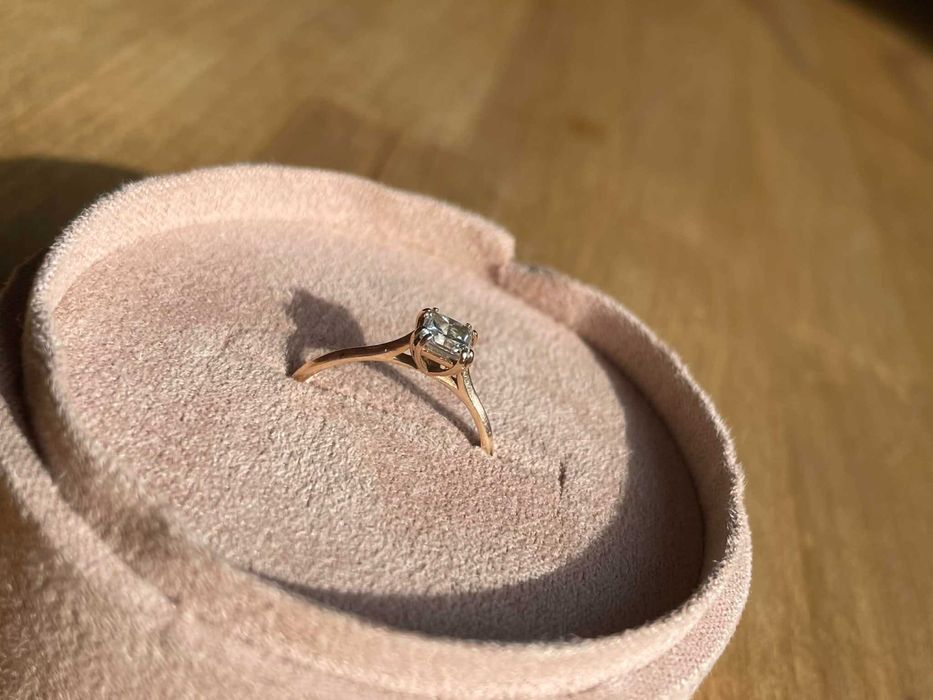 Pierścionek zaręczynowy różowe złoto 585 brylant 0,5ct HSI1 GIA