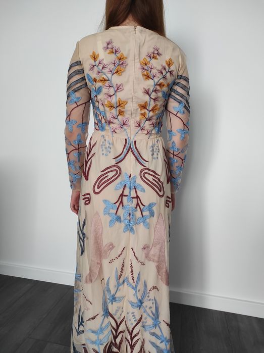 Бежеве  плаття (сукня) з японською вишивкою
