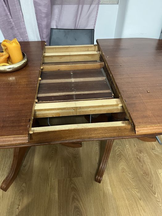 Extendable Wooden Table64285706722433123