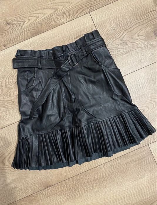 Spódniczka czarna mini skórzana XS - S