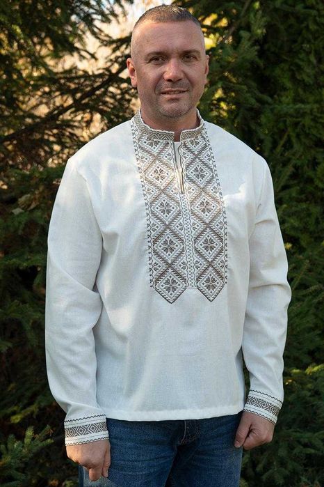 Чоловіча вишиванка з льону молочна українська сорочка з вишивкою