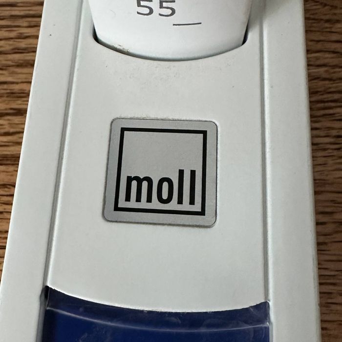 Школьная парта, растущий стол Moll Champion