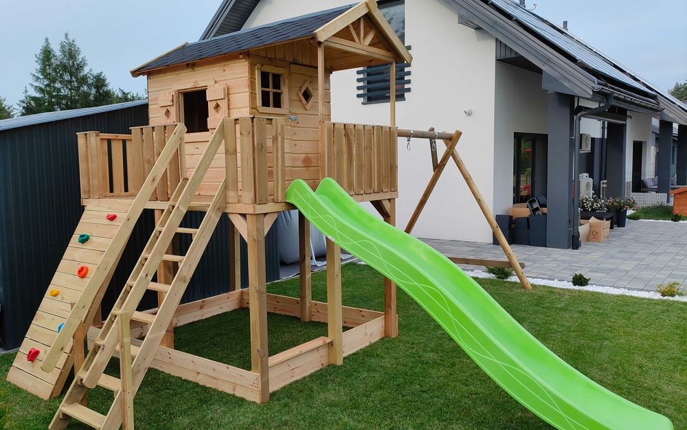 domek dla dzieci taras huśtawka plac zabaw