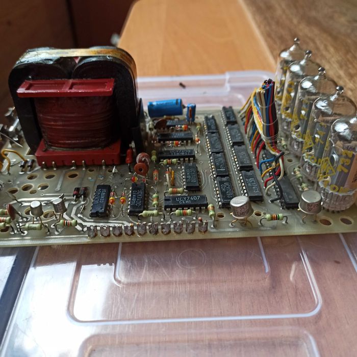 Комплект на лампах Nixie  Z5730M - 4шт  и Z5710M -1шт
