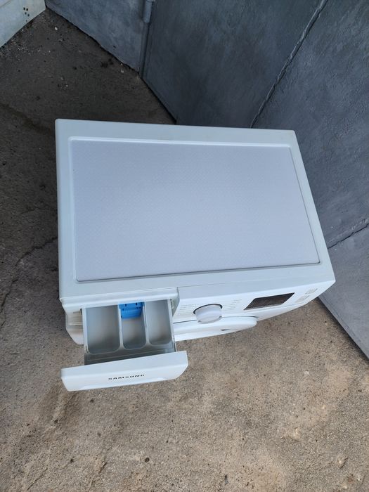 Вузька пральна машина SAMSUNG на 6кг з Європи