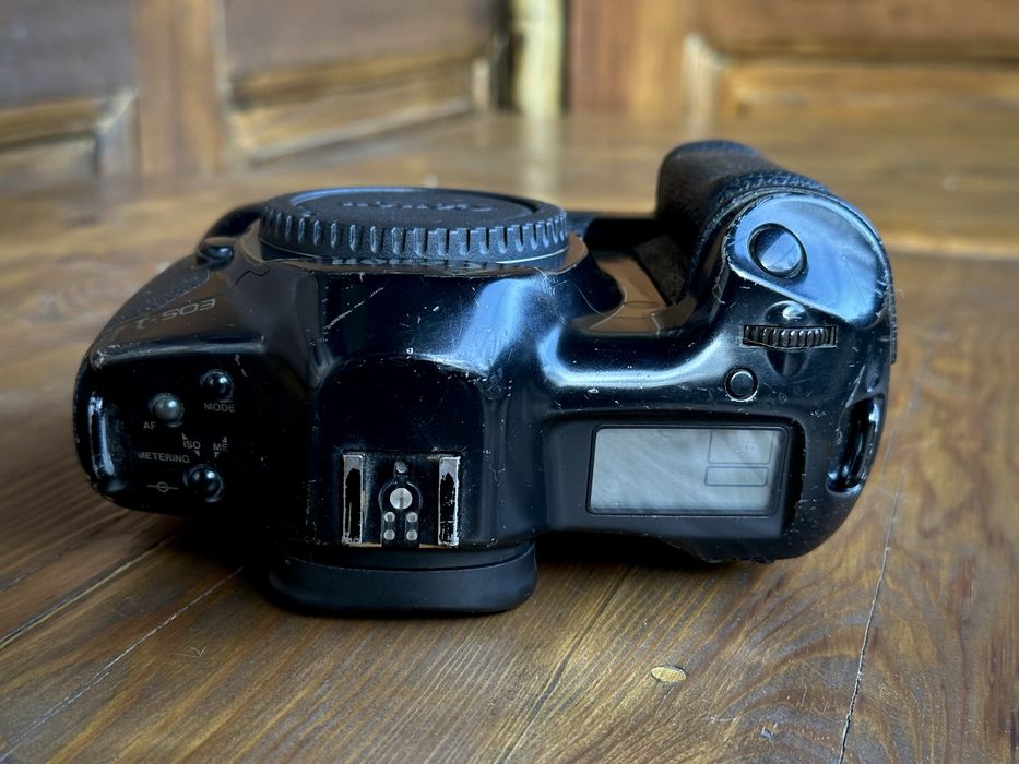 Canon EOS-1 Power Booster
