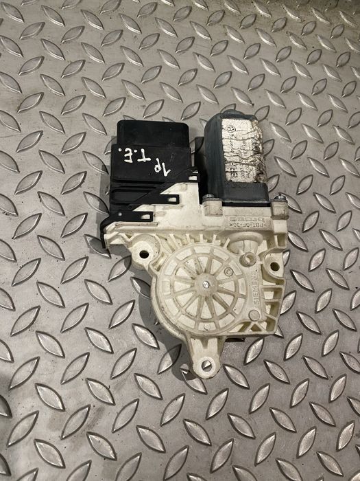 MOTOR ELEVADOR DE VIDRO TRASEIRO esquerdo  VOLKSWAGEN GOLF V