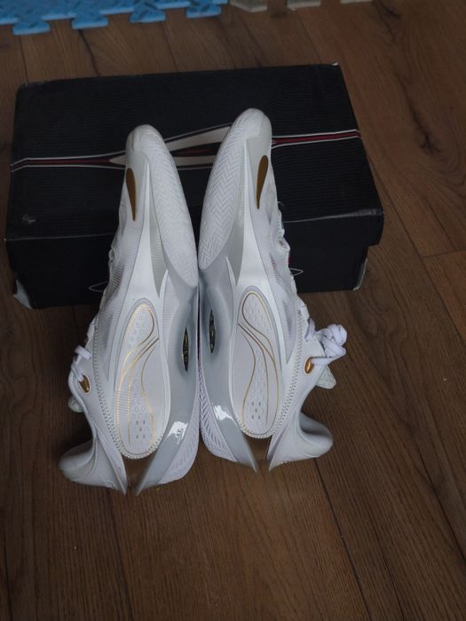 Li ning wow 808 5 ultra