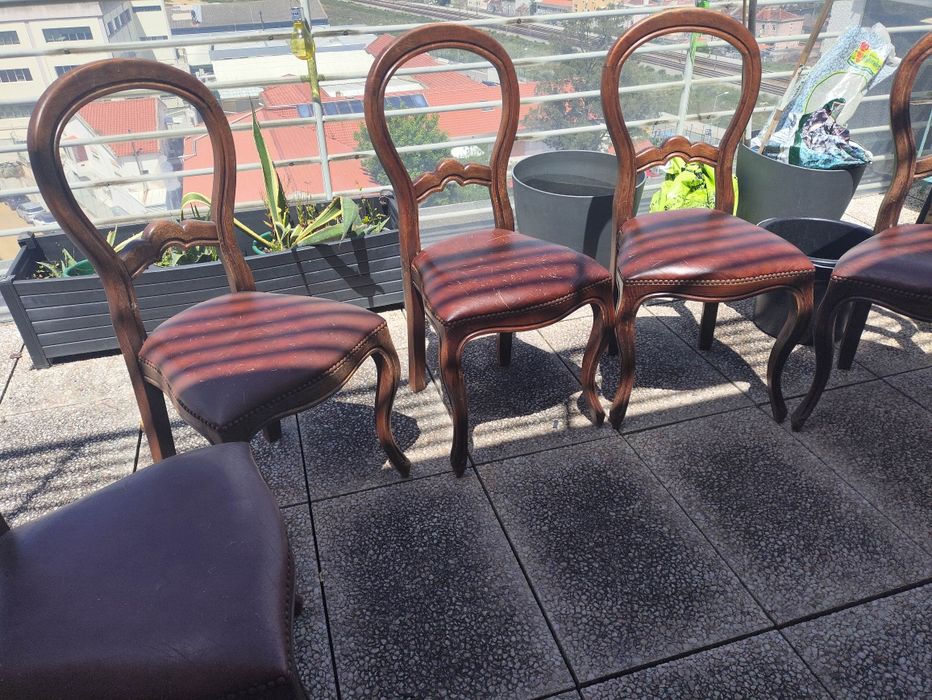 6 cadeiras madeira e pele