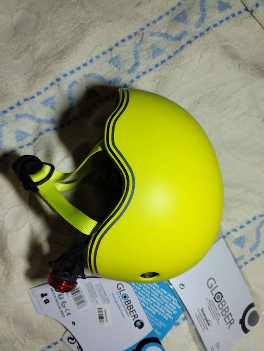 Детский защитный шлем с подсветкой Globber GO UP Lime Green (45-51см)