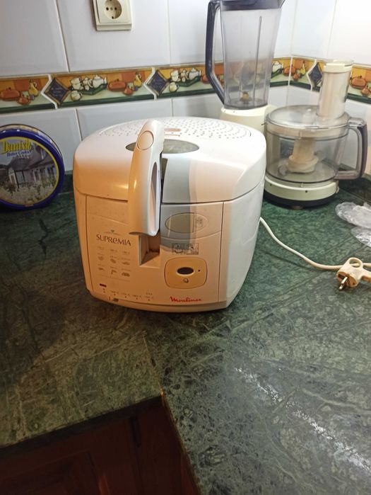 frigideira e grelhador de chapa