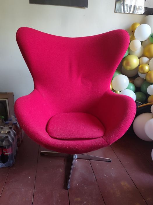 Fotel jajo czerwony