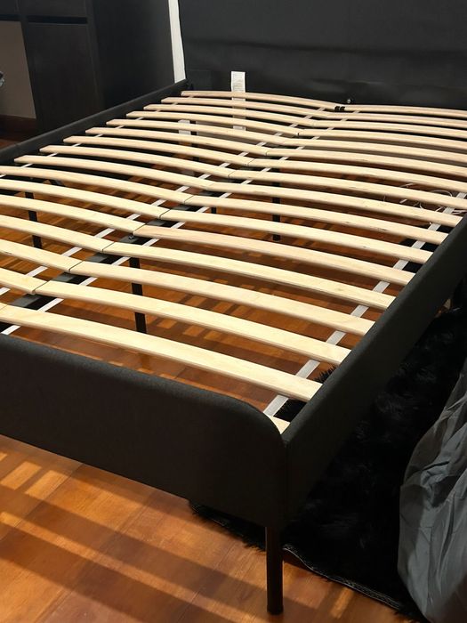 Cama de casal Ikea