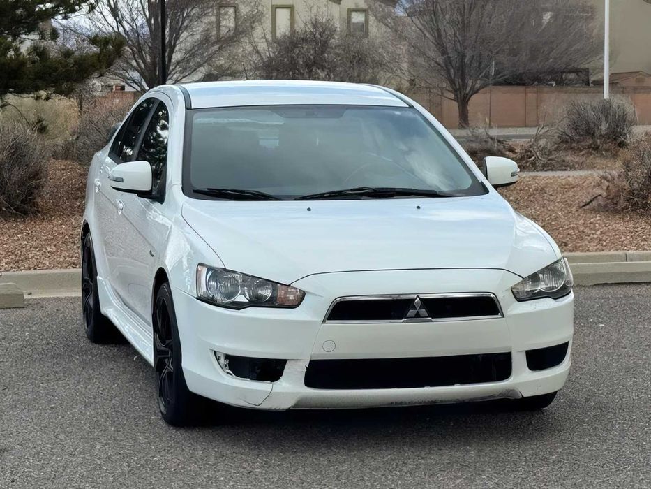 Mitsubishi Lancer ES      2015