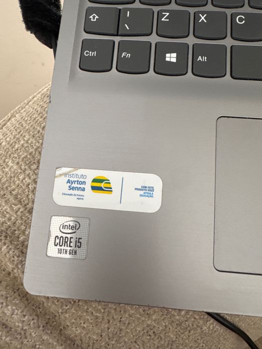 Lenovo IdeaPad S145 Intel Core i5 10ª geração 4 GB RAM 1 TB de armazenamento Muito estimado, ideal para trabalho e estudo, bateria em bom estado